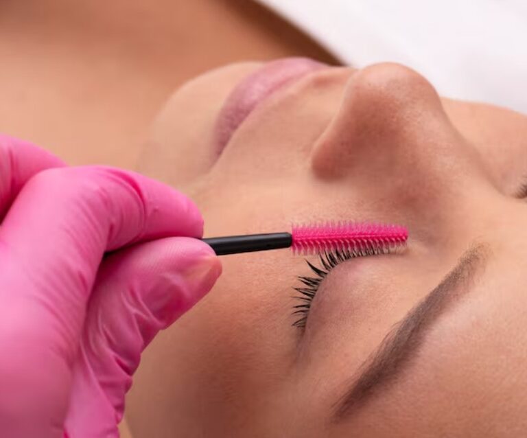 Formación en Laminado de Cejas y Lifting de Pestañas